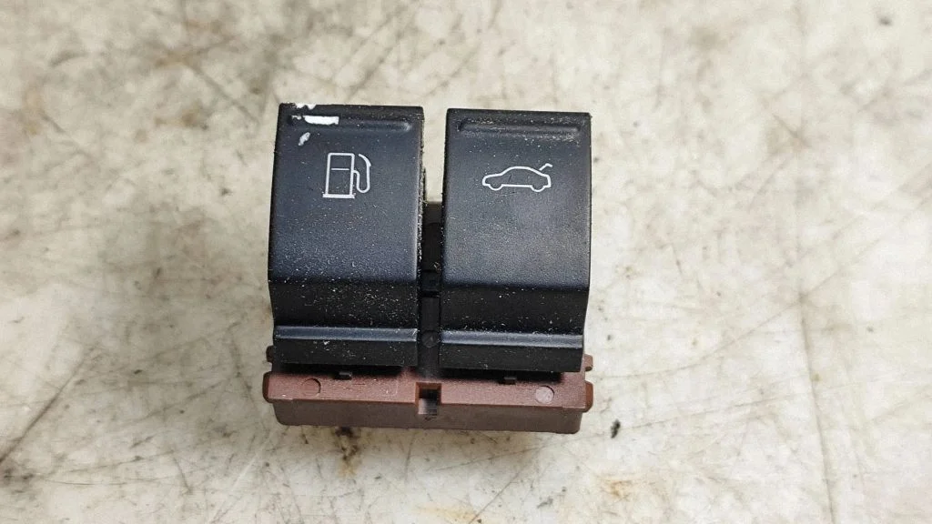 Pakiruumiluugi avamislüliti 3C0958903