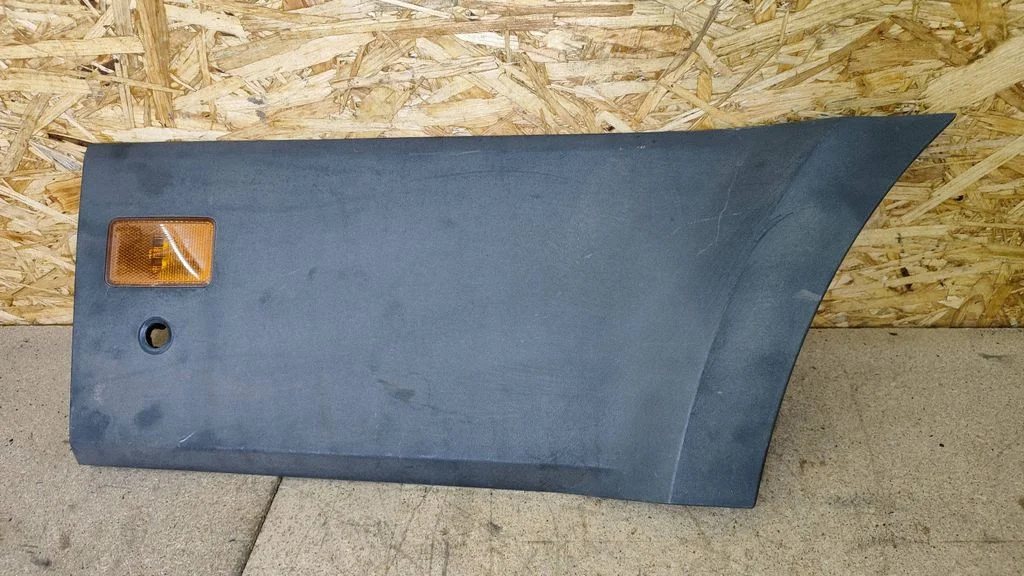 Rear fender molding trim 7C0853754