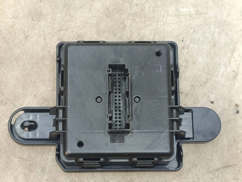 Keyless (KESSY) go control unit/module – Audi A3 8Y (2020-)