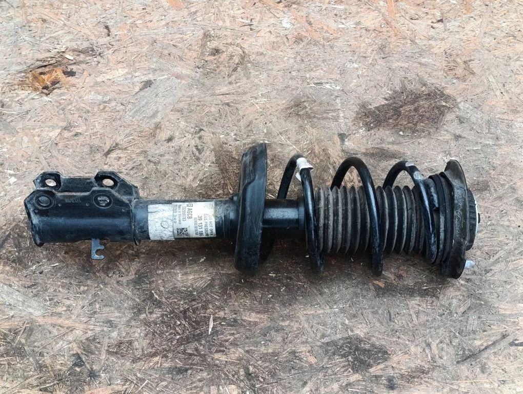 Front shock absorber with coil spring – Opel Astra K (2015-2021)