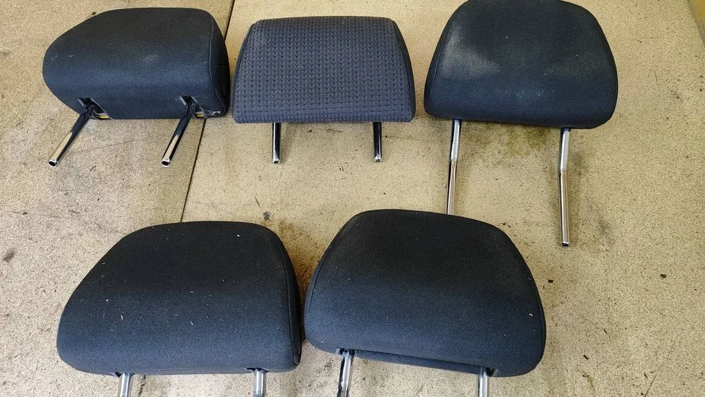 Front seat headrest – Opel Astra H (2004-2012)