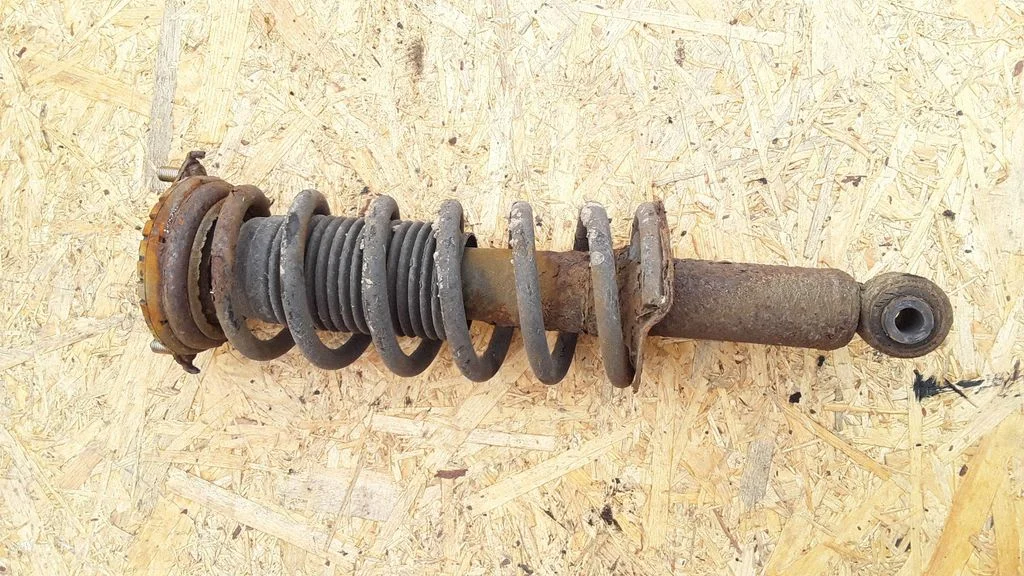 Rear shock absorber with coil spring – Subaru Legacy (2004-2006)