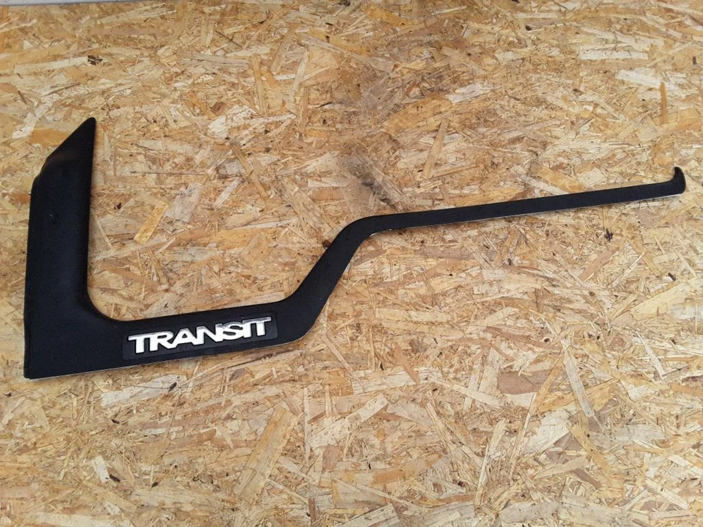 Front door glass trim molding YC1521117