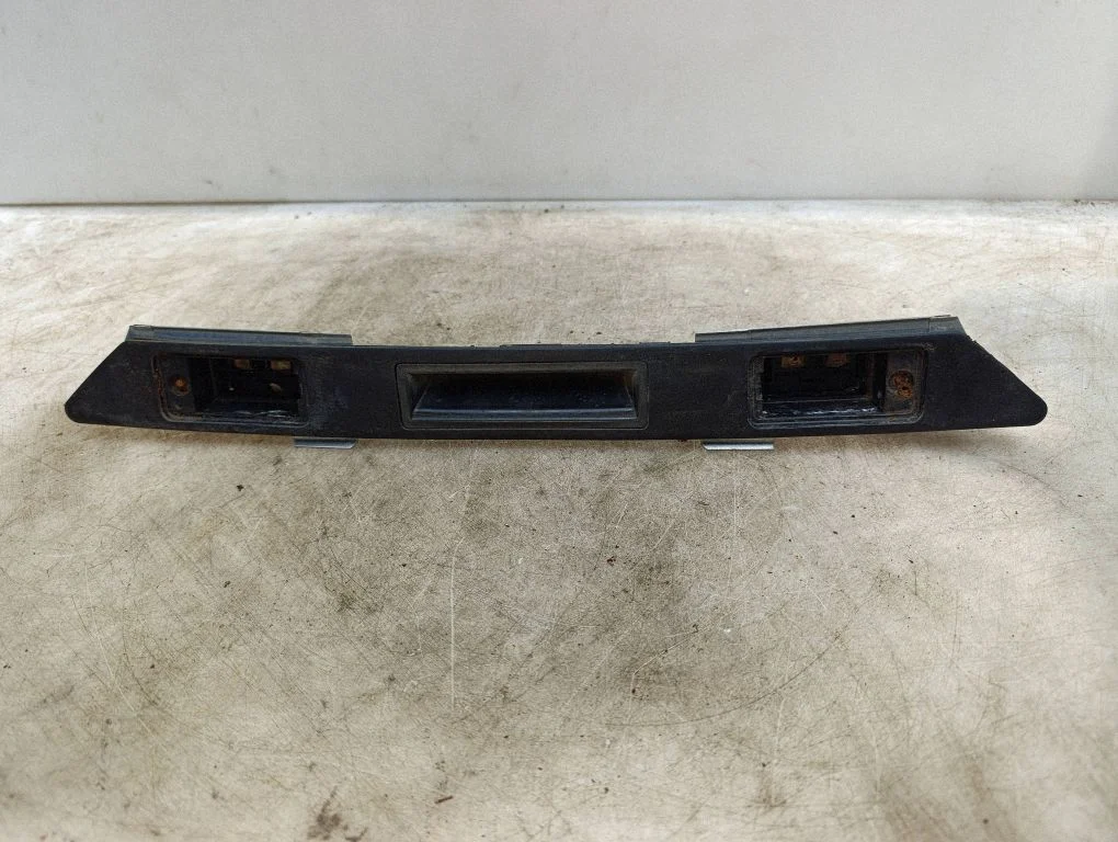 Tagaluugi numbrivalgustuse liist – Audi A4 S4 B7 8E 8H (2005-2008)