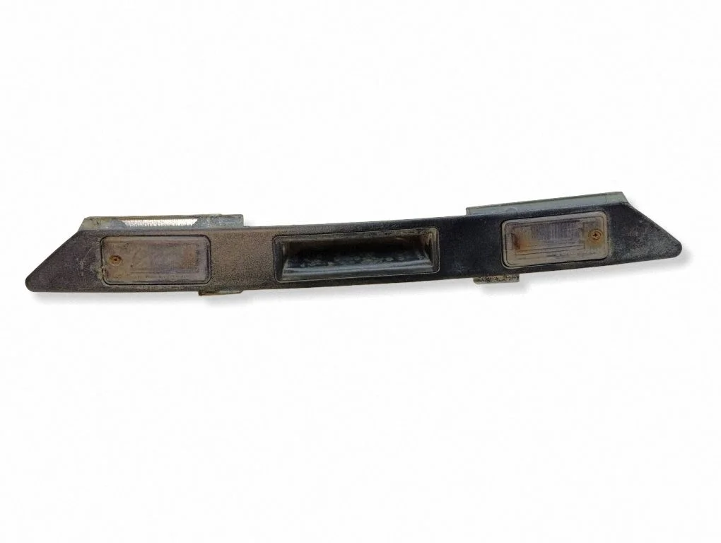 Tagaluugi numbrivalgustuse liist – Audi A6 Allroad C6 (2006-2011)