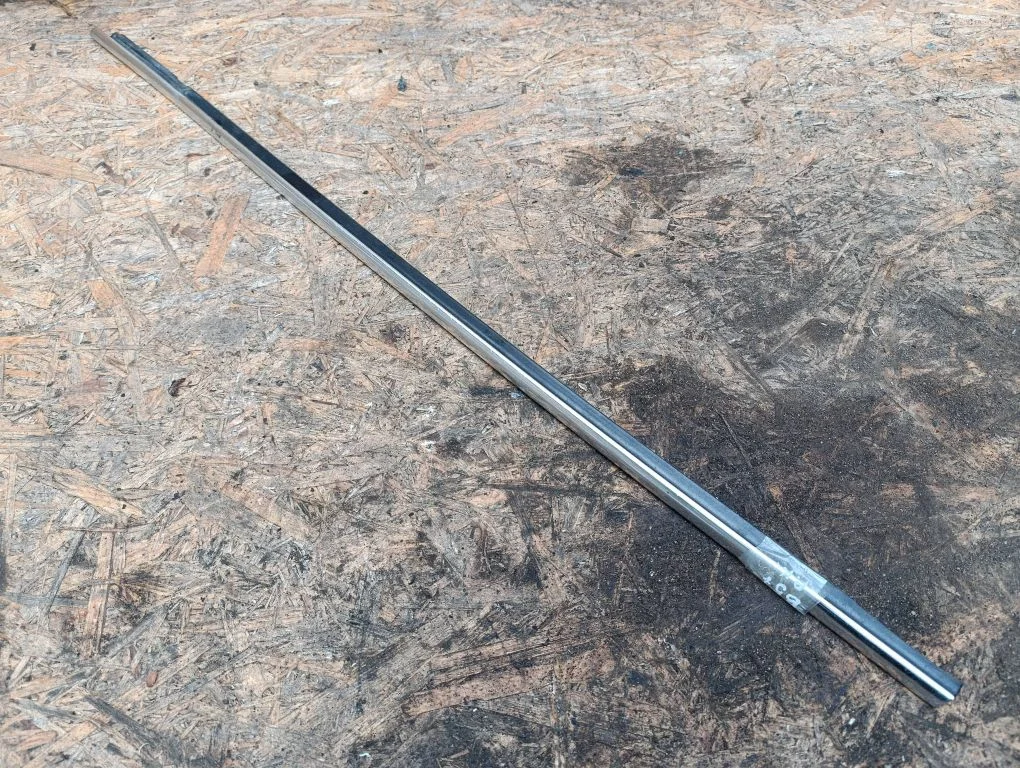 Front door glass trim molding 3B0837475