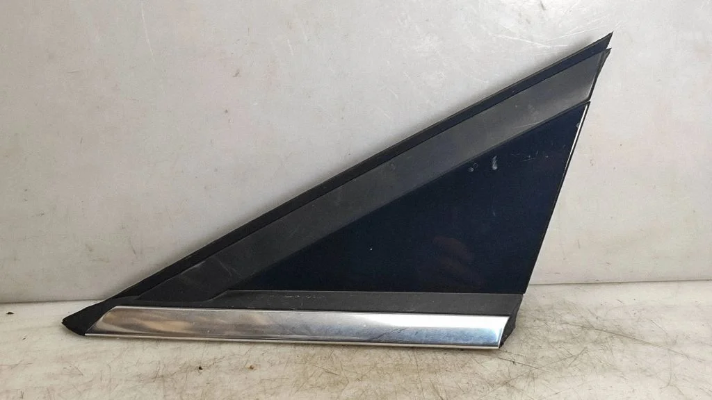 Esiukse klaasi liist 96859483XT