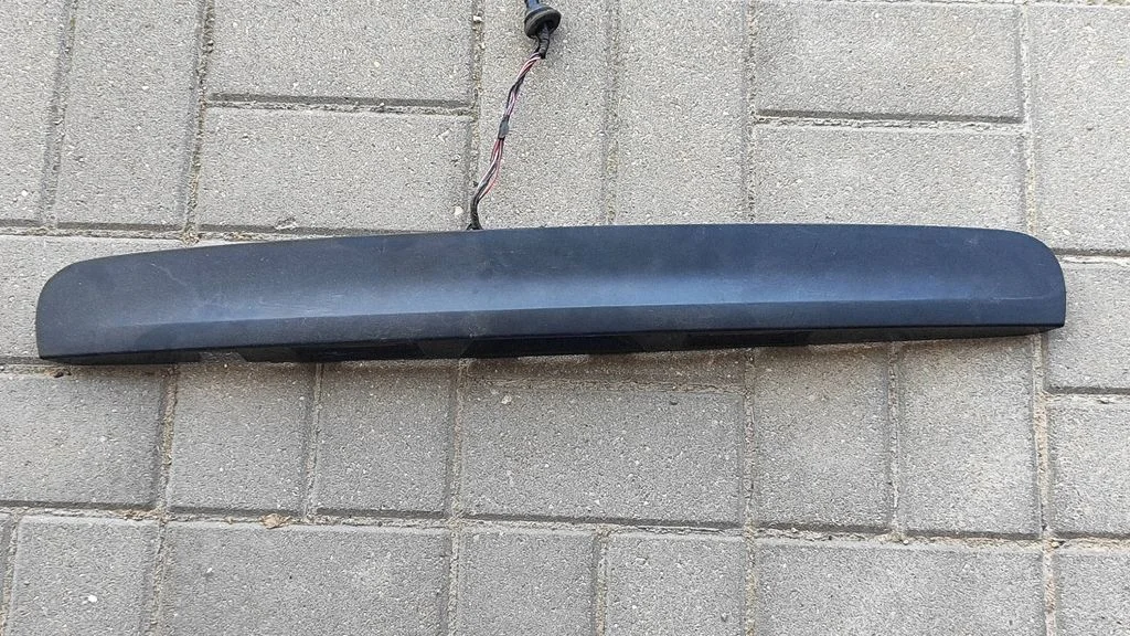Tagaluugi numbrivalgustuse liist – Nissan Qashqai+2 (2008-2010)