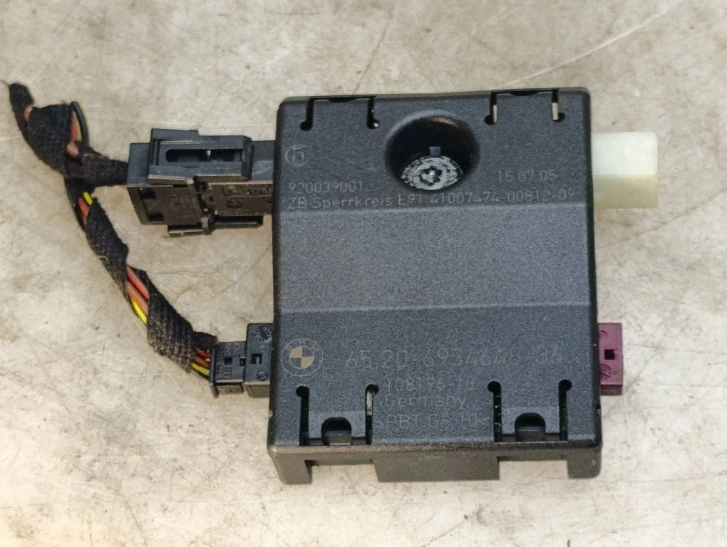 Antenna control unit – BMW 3 Series E90 E91 (2005-2012)