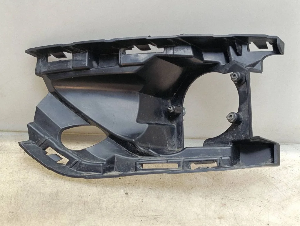 Fog light bracket – Volvo EX40 (2024-)