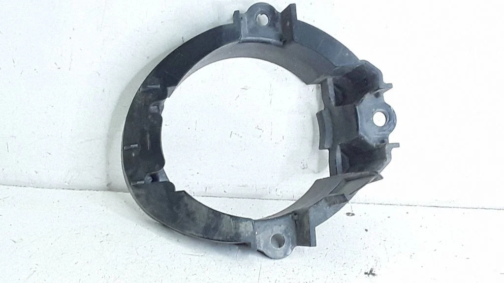 Fog light bracket – Toyota Avensis T270 (2009-2012)