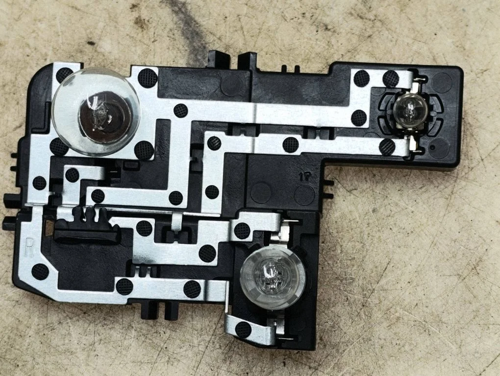 Pokrywa oprawki lampy tylnej – Opel Astra K (2015-2021)
