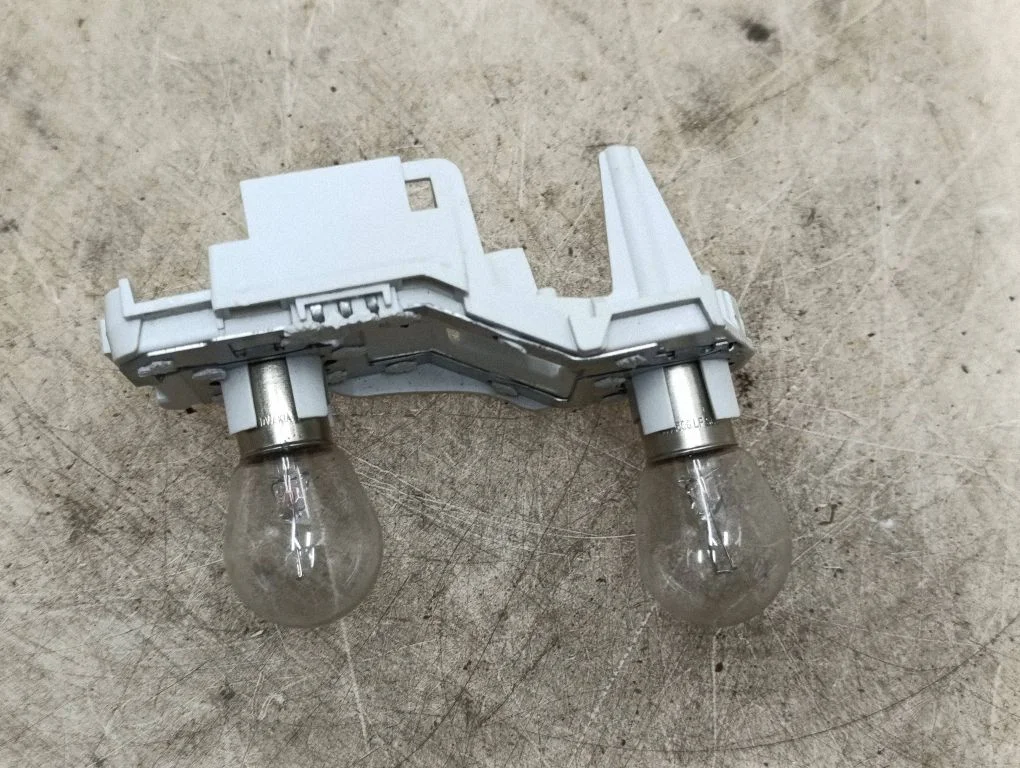 Pokrywa oprawki lampy tylnej – Audi A4 S4 B7 8E 8H (2005-2008)