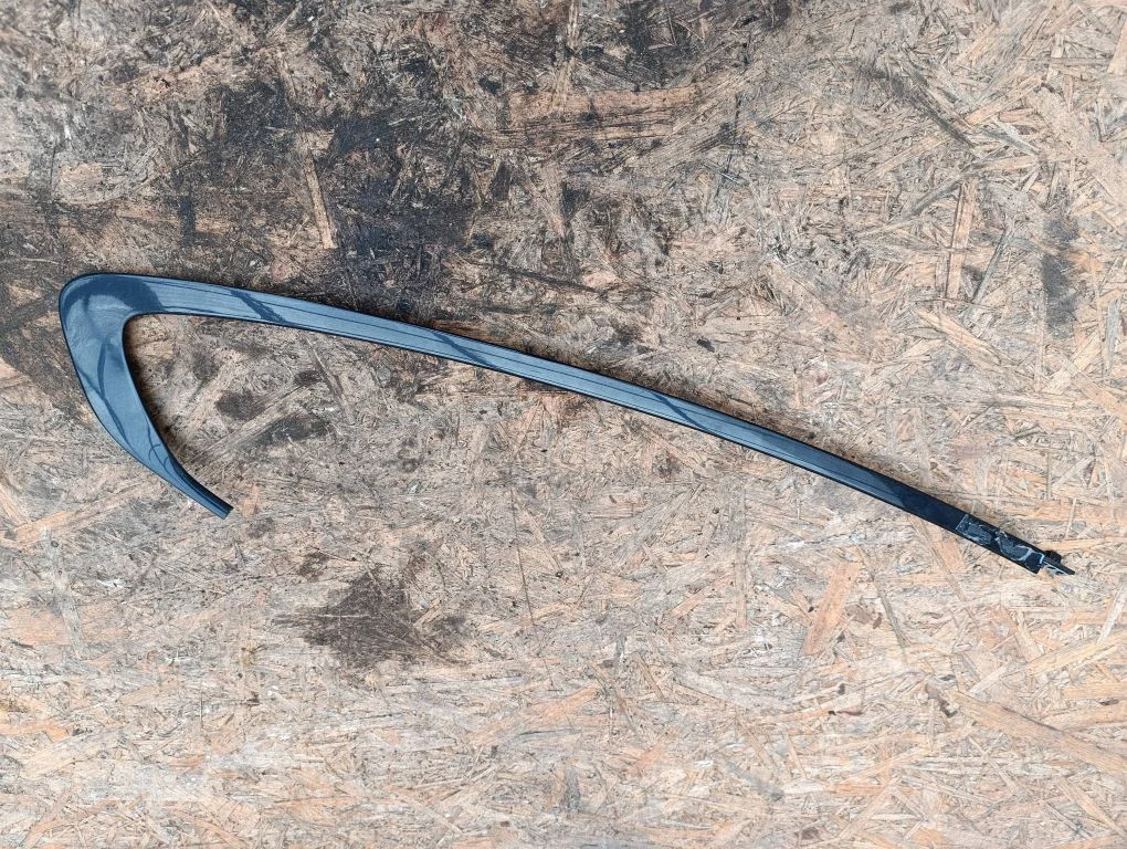 Rear side glass trim 9737403