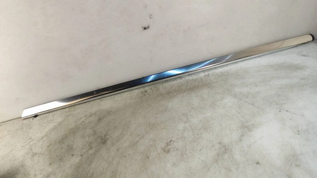 Rear side glass trim – Mercedes-Benz E-Class W212 (2009-2016)