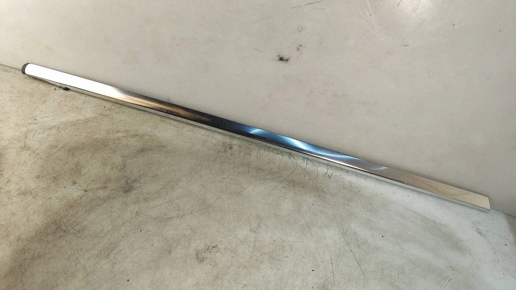 Rear side glass trim – Mercedes-Benz E-Class W212 (2009-2016)