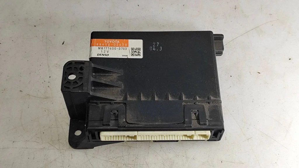 Air conditioner control unit module – Toyota Auris 150 (2006-2012)