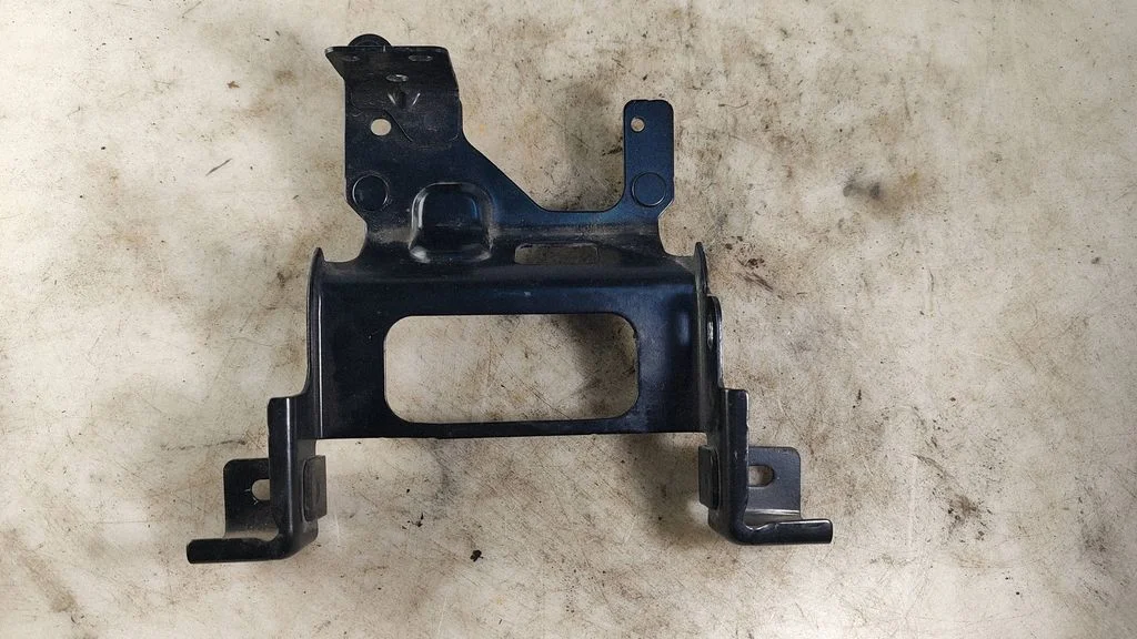 Distronic sensor bracket – Nissan Qashqai J12 (2021-)