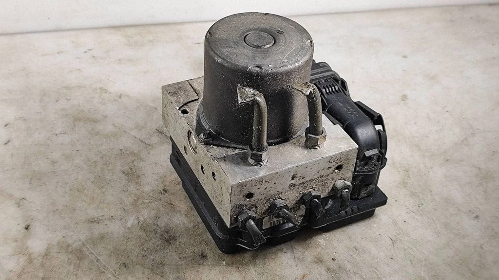 ABS block – Mercedes-Benz E-Class W212 (2009-2016)