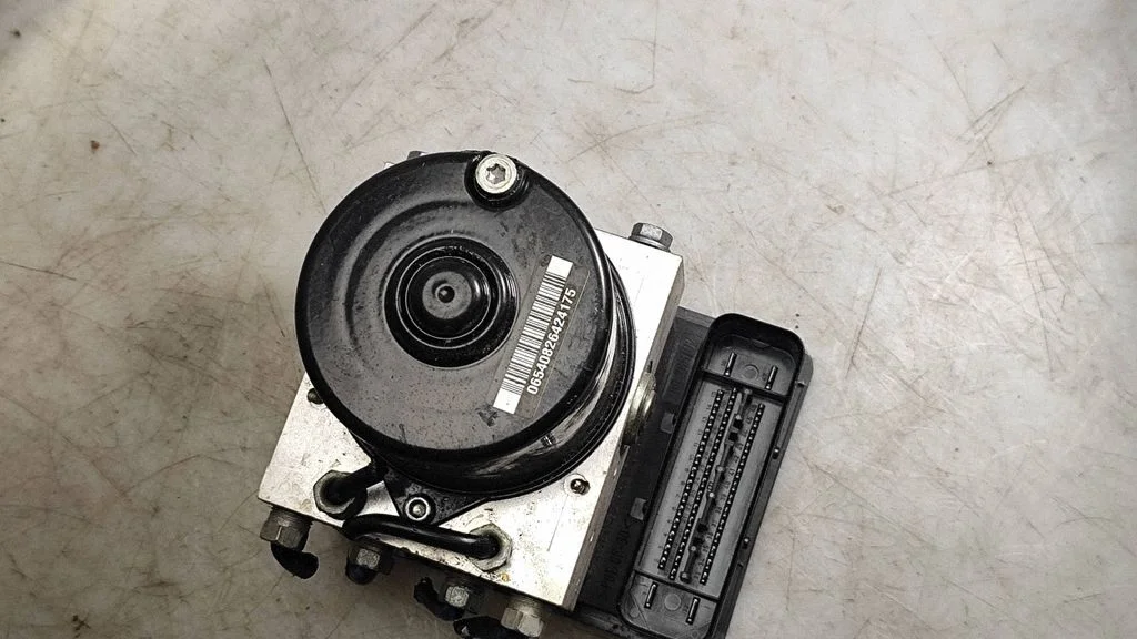 ABS block – BMW 3 Series E90 E91 (2005-2012)