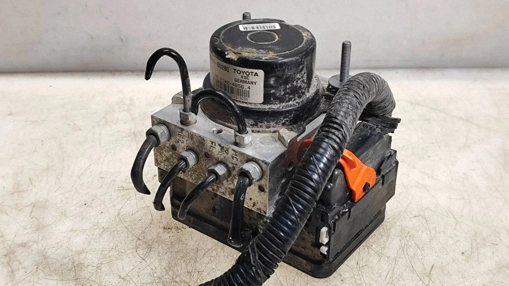 ABS block – Toyota Yaris (2015-)
