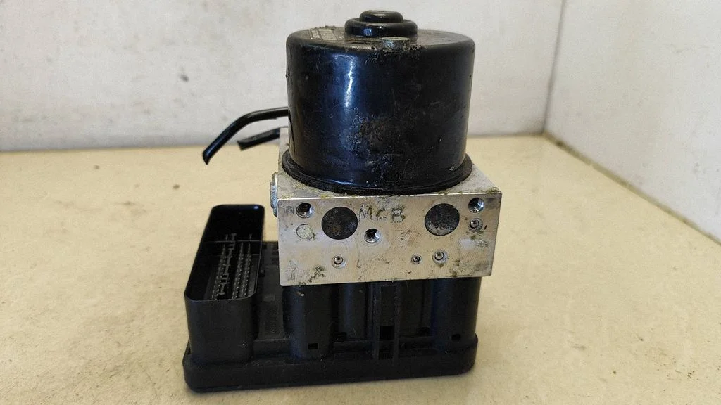 ABS block – BMW 3 Series E90 E91 (2005-2012)