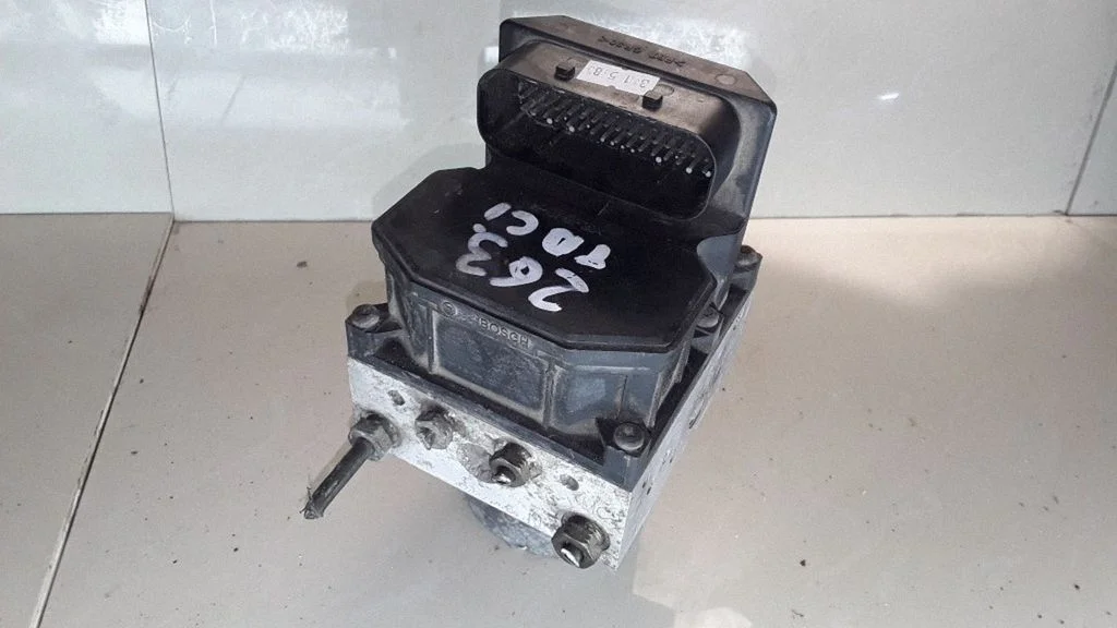 ABS block – Ford Mondeo Mk III (2000-2007)
