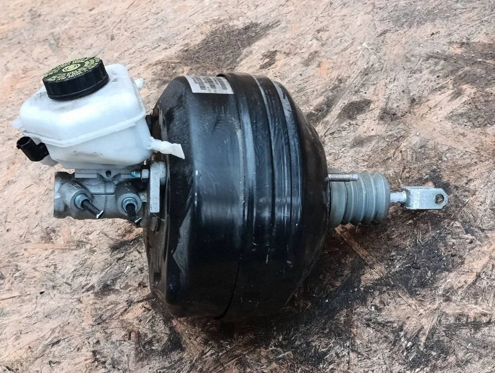 Brake booster 6798423