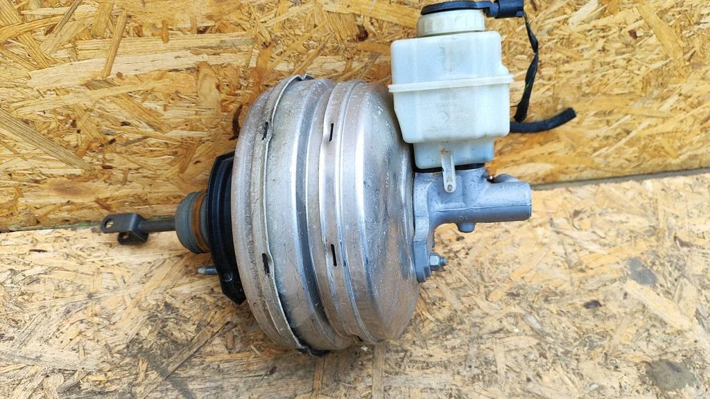 Piduri vaakumvõimendi 6782289