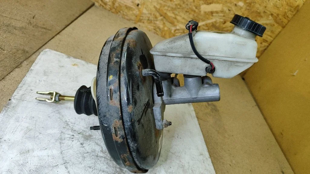 Brake booster 6I16X5389