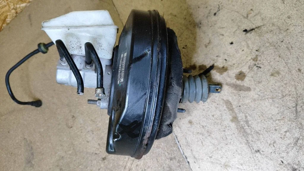 Brake booster 9681194180