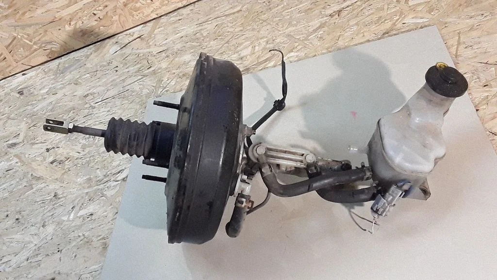 Brake booster – Toyota Avensis T250 (2003-2006)