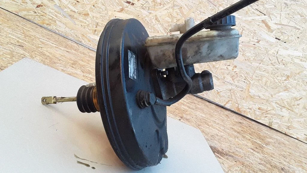 Brake booster – Renault Laguna II (2001-2007)