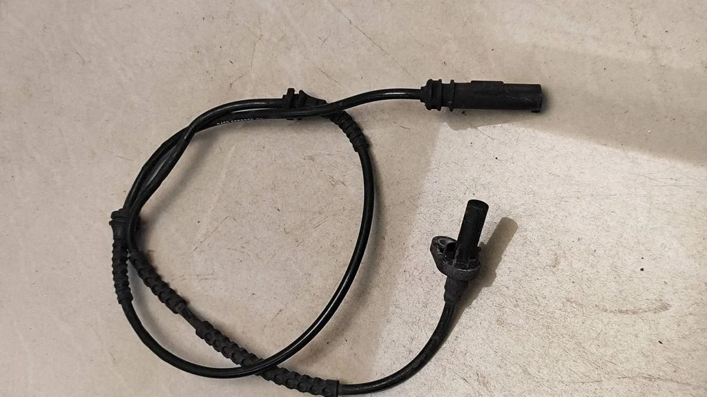 Esimene piduri ABS-andur – BMW 7-seeria F01 F02 F03 F04 (2008-2016)