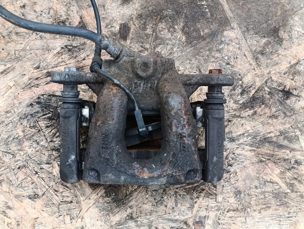 Front brake caliper – BMW 1 Series E81 E87 (2004-2011)