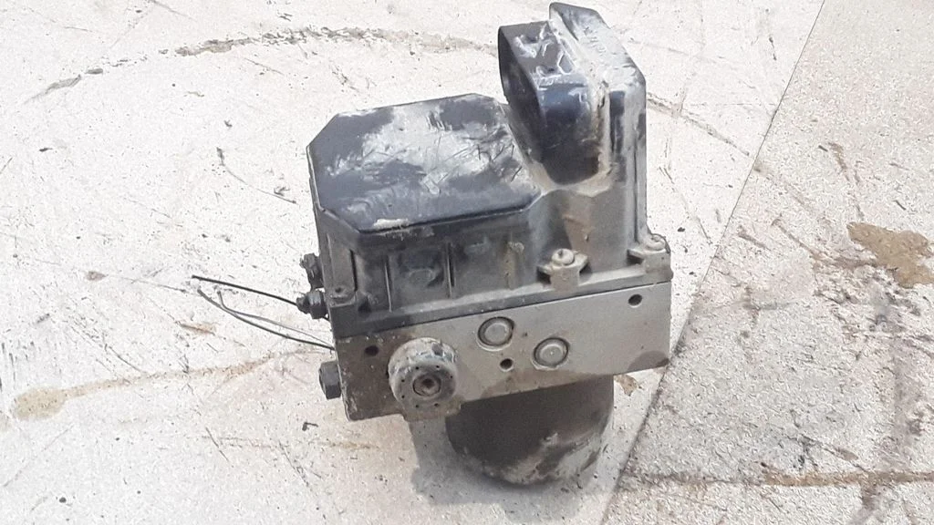 ABS block – Ford Mondeo Mk III (2000-2007)