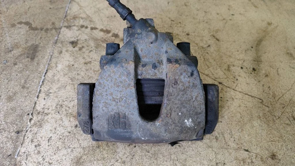 Front brake caliper – Volvo C30 (2007-2010)