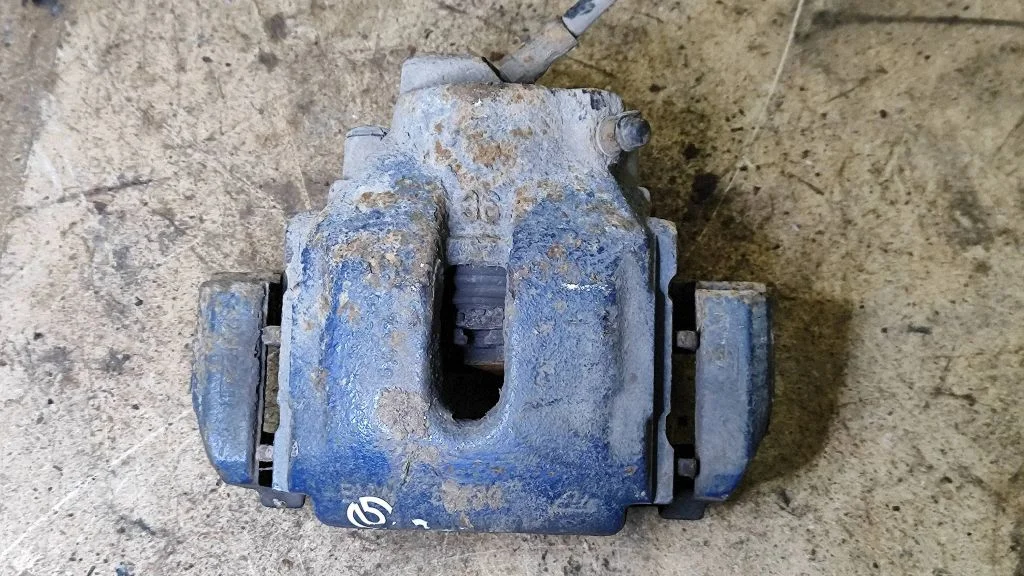 Front brake caliper – BMW X5 E53 (1999-2006)