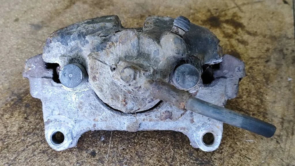 Front brake caliper – right