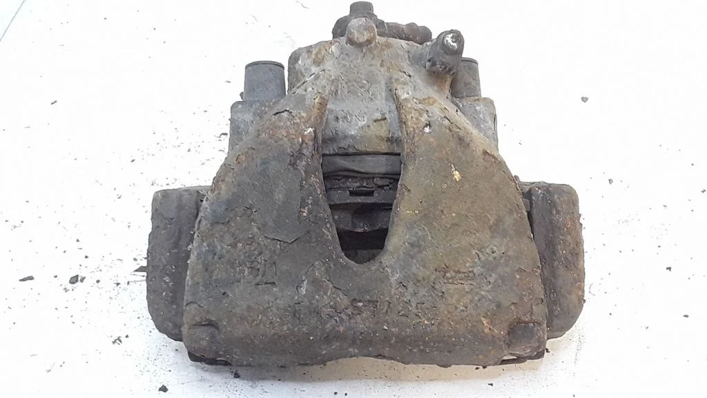 Front brake caliper – Saab 9-3 Ver1 (1998-2005)