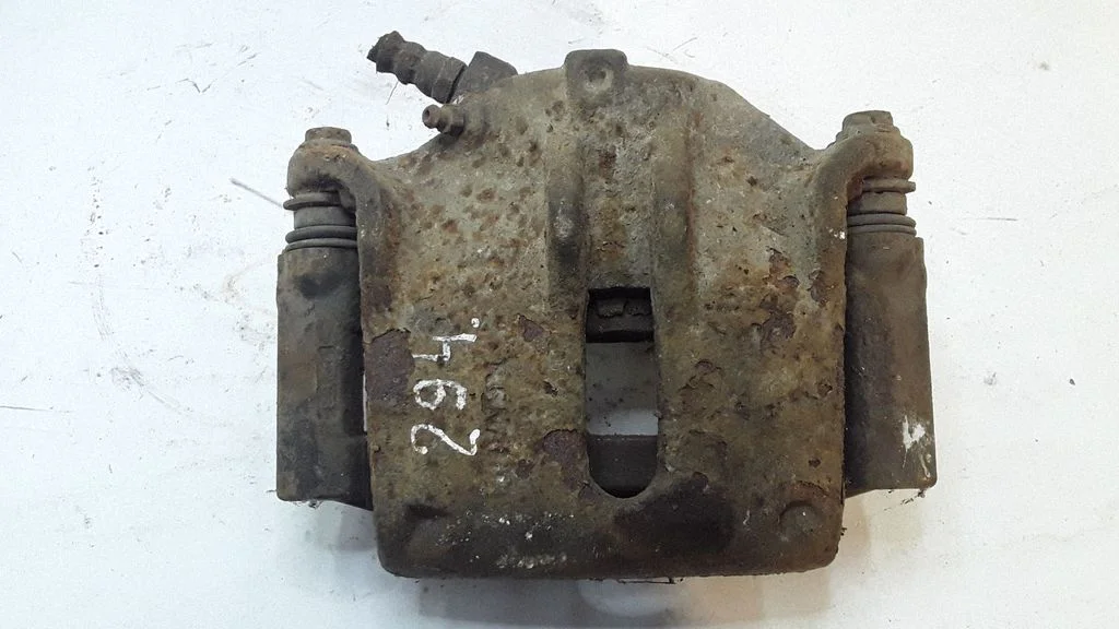 Front brake caliper – right