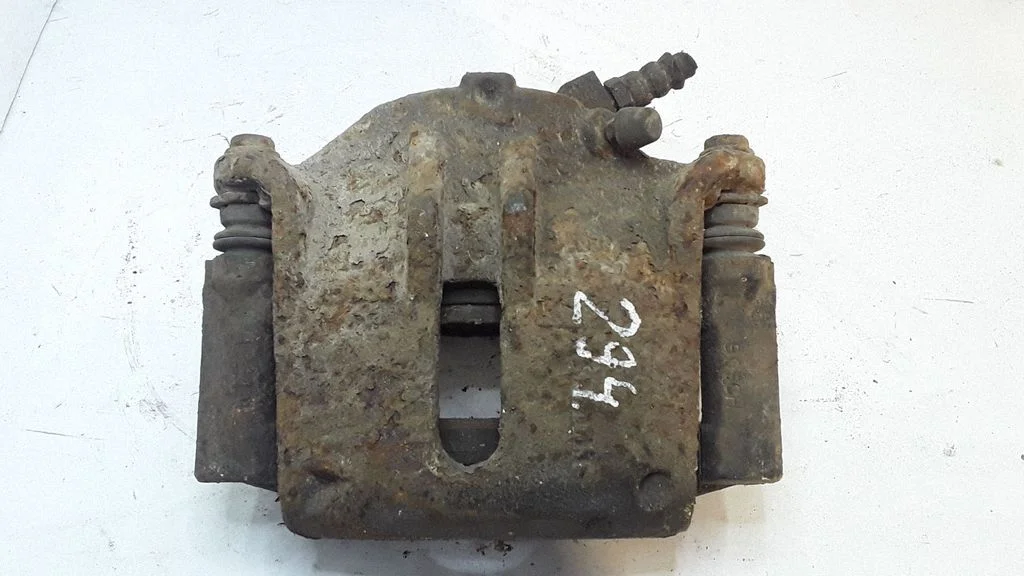 Front brake caliper – left