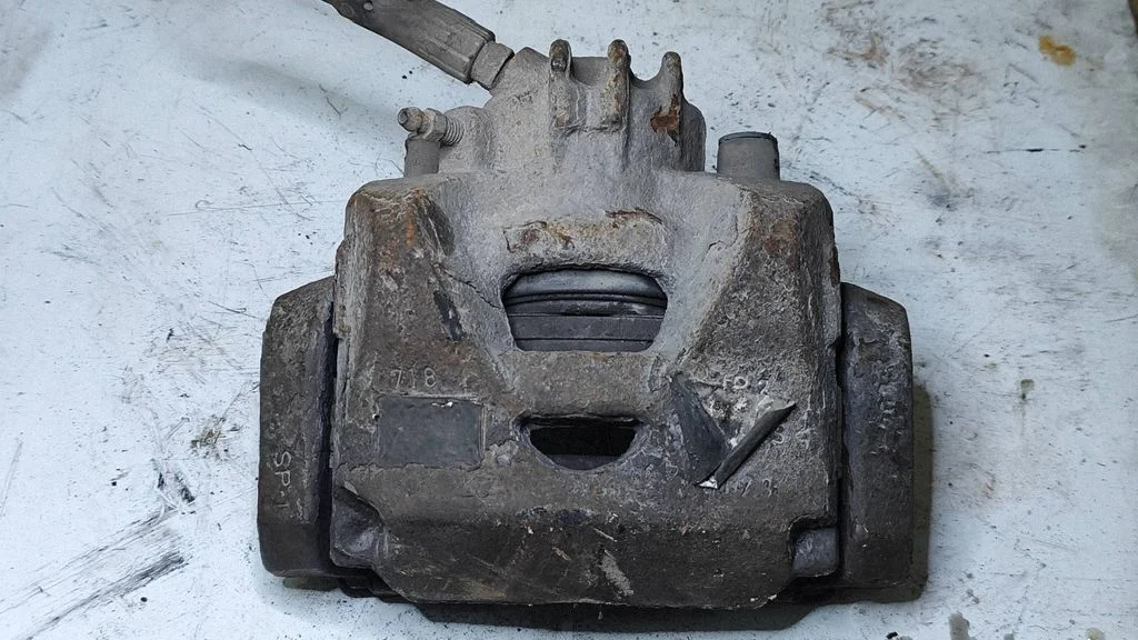 Front brake caliper – Citroen C4 I (2004-2010)
