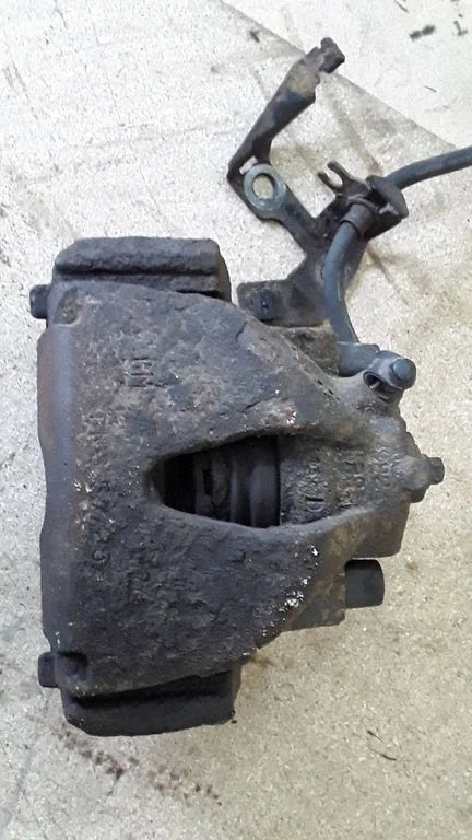 Front brake caliper – Opel Zafira A (1999-2005)