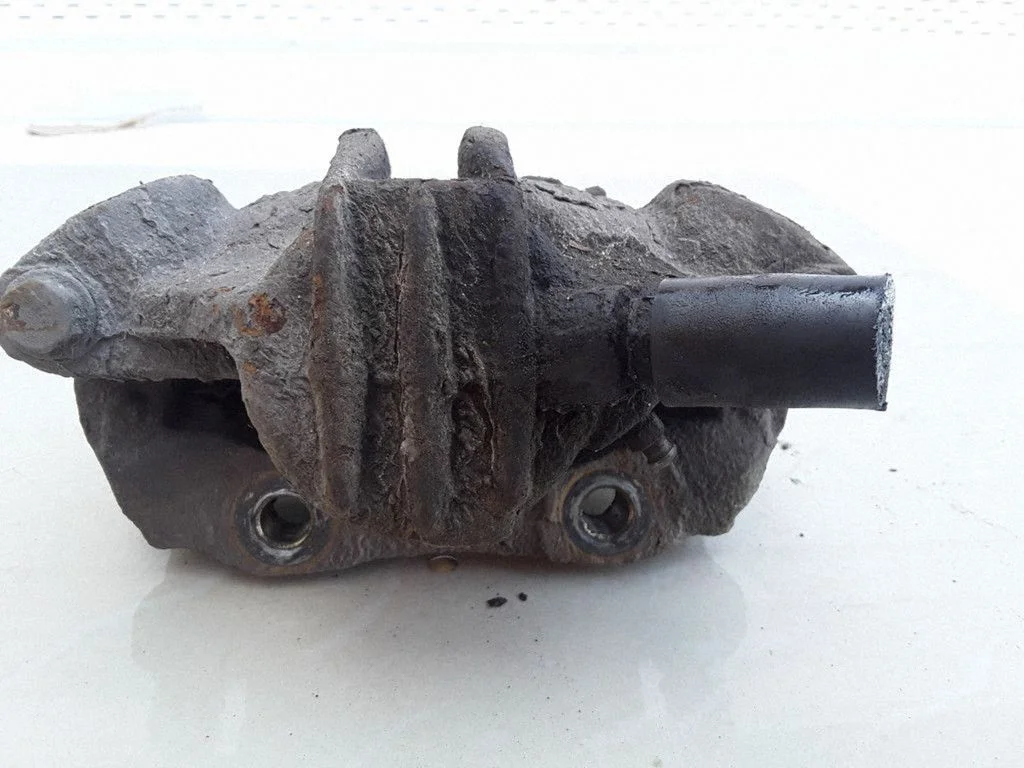 Front brake caliper – Citroen C4 I (2004-2010)