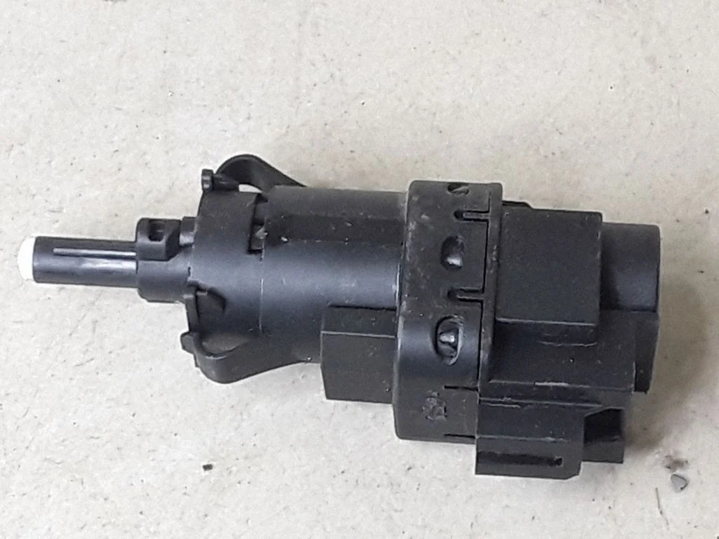 Brake pedal sensor switch – Mazda 3 I (2007-2008)