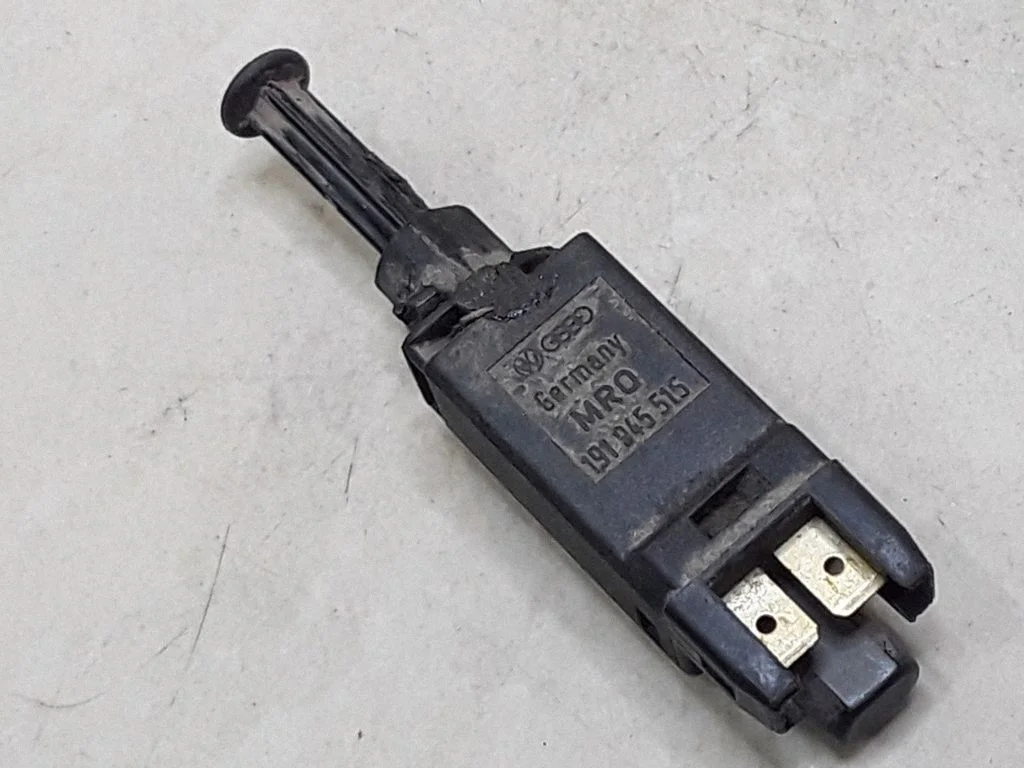 Brake pedal sensor switch – Volkswagen Golf III (1992-1997)