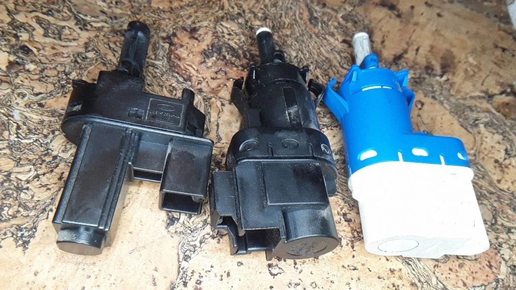 Brake pedal sensor switch – Ford Focus C-MAX (2003-2010)
