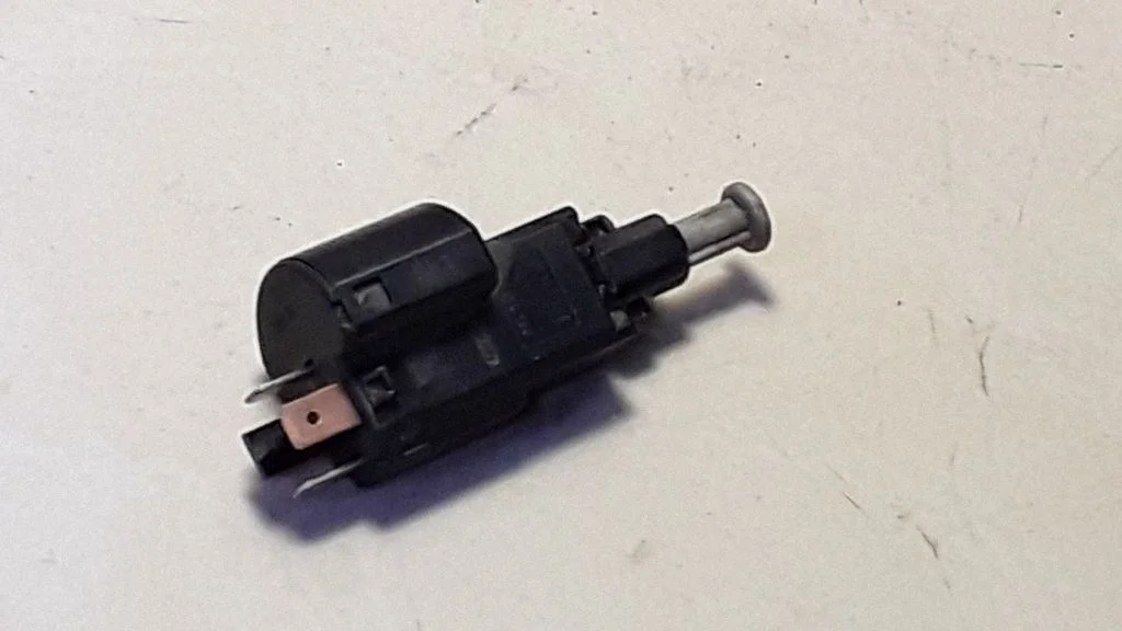 Brake pedal sensor switch – Opel Astra G (1998-2009)