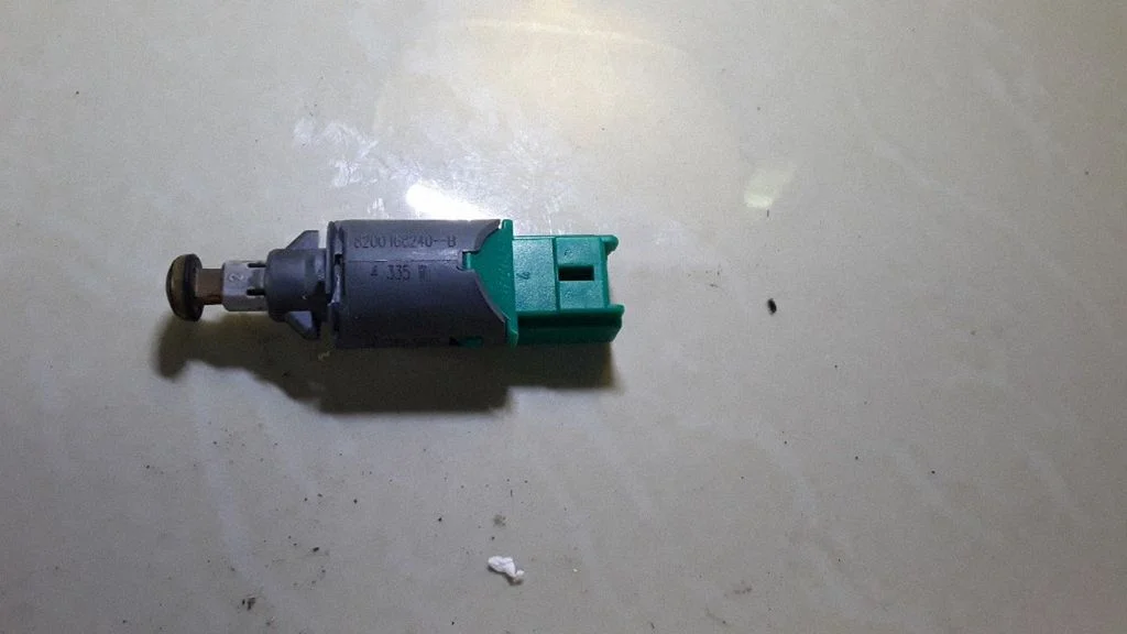 Brake pedal sensor switch – Renault Scenic II - Grand scenic II (2006-2009)